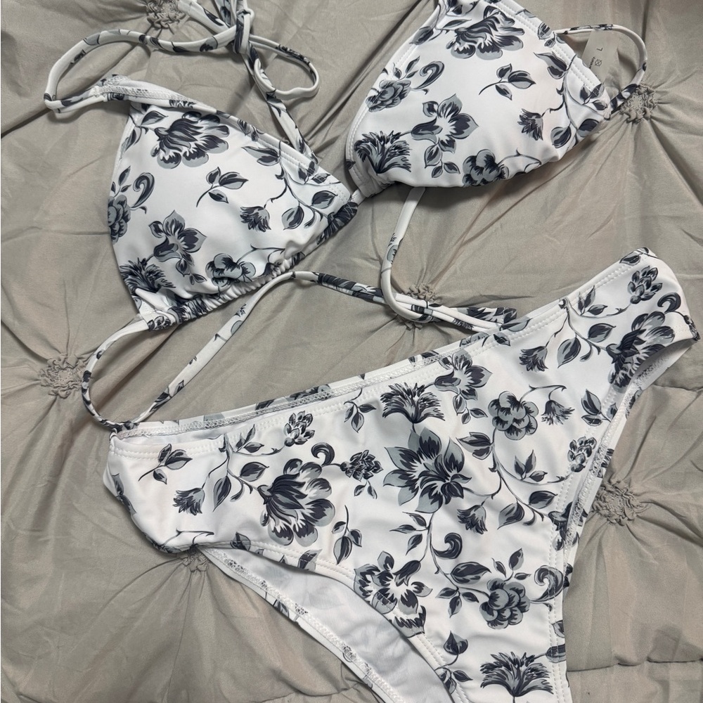 SHEIN Black and White Floral Bikini